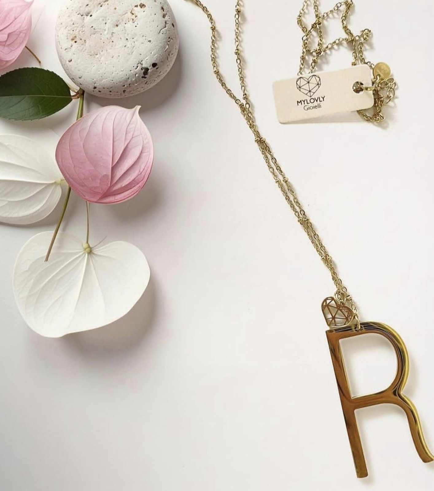 R